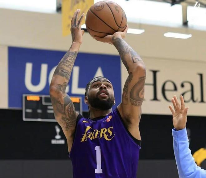 关于里程碑夜上海海港主帅复盘，NBA季后赛集结日刷纪录，质疑声仍在，赛程密集仍需轮换的信息