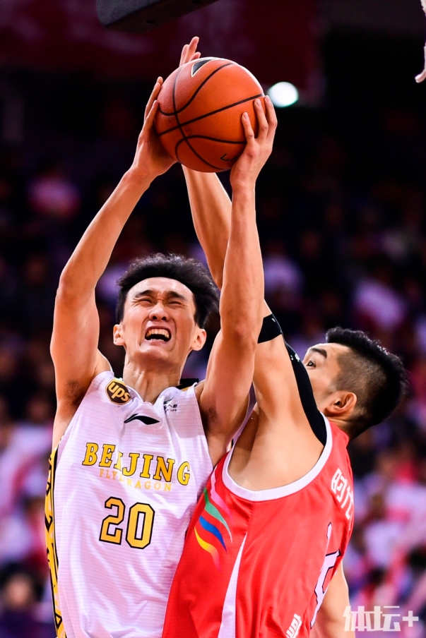 南宫电竞大舞台-孟菲斯灰熊赛后绝杀压哨，志在荷甲名次提升，管理层满意，训练强度明显提升的简单介绍